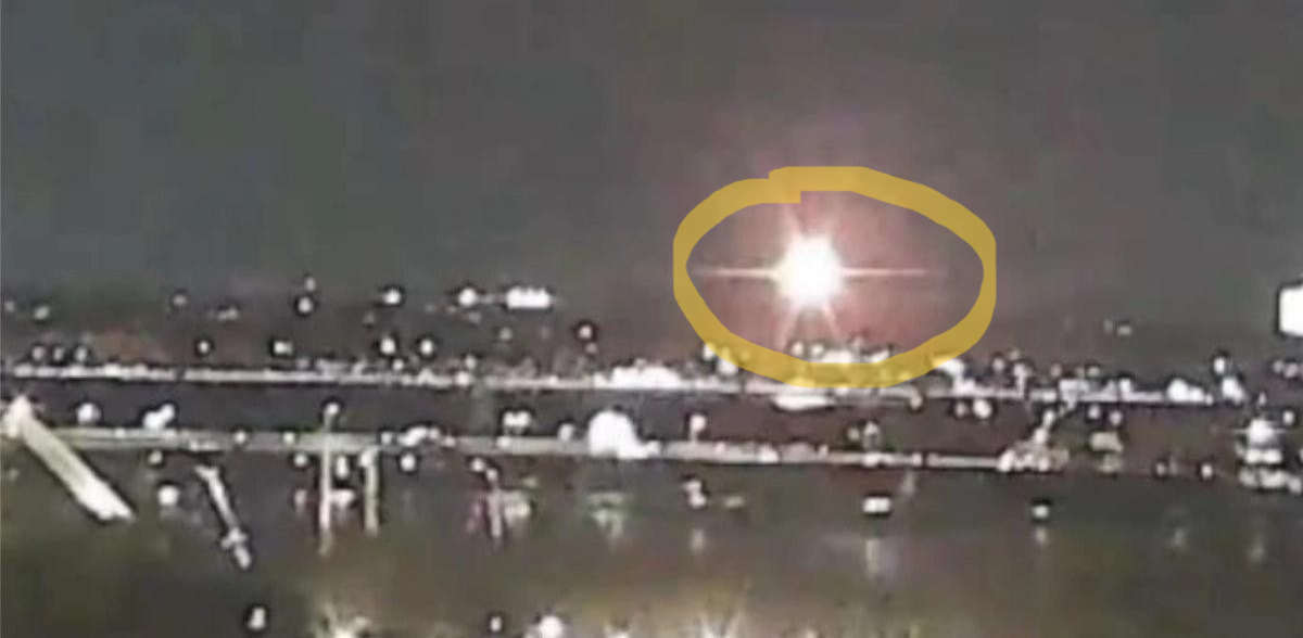 PASSENGER PLANE COLLIDES MID-AIR WITH MILITARY CHOPPER IN WASHINGTON DC ...
